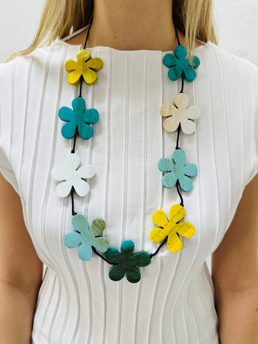 Daisy Necklace - Turquoise ~ ALL JEWELLERY 3 FOR 2