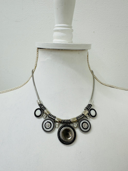 Reine Necklace- Black ~ ALL JEWELLERY 3 FOR 2