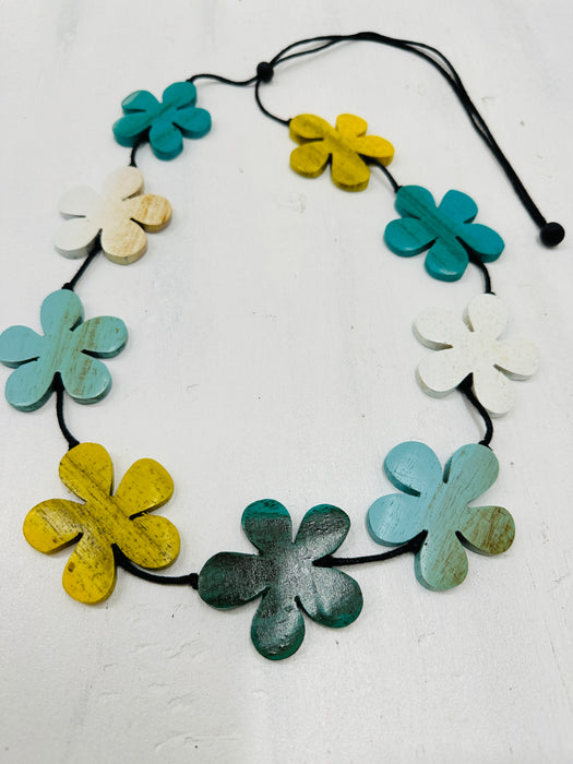 Daisy Necklace - Turquoise ~ ALL JEWELLERY 3 FOR 2