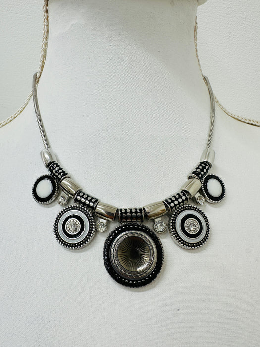 Reine Necklace- Black ~ ALL JEWELLERY 3 FOR 2